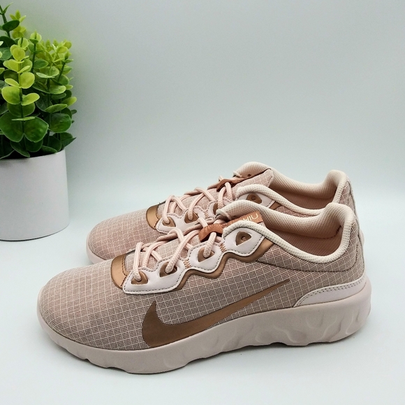 nike explore strada women's